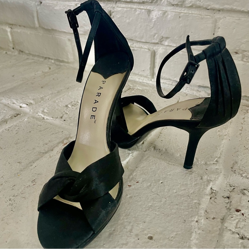 Parade Satin heels with strap